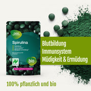 Abgebildet ist eine Packung „Naturland Bio Spirulina (Tabletten)“ von gse.organic.supplements mit grünen Tabletten und Pulver. Vorteile: unterstützt die Blutbildung durch Eisen, stärkt das Immunsystem, mindert Müdigkeit. Vegan, gluten- und laktosefrei, zu 100 % aus biologischem Pflanzenmaterial.